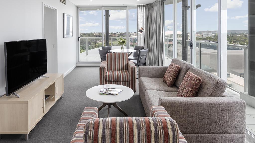 Oaks Adelaide Embassy Suites Eksteriør bilde